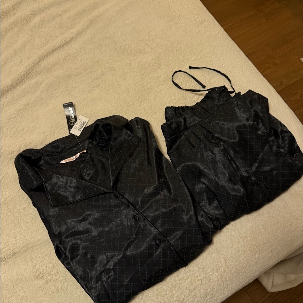 La Vie En Rose Black Pajamas